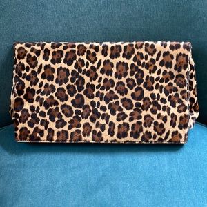 Leopard print fold over clutch 🐆